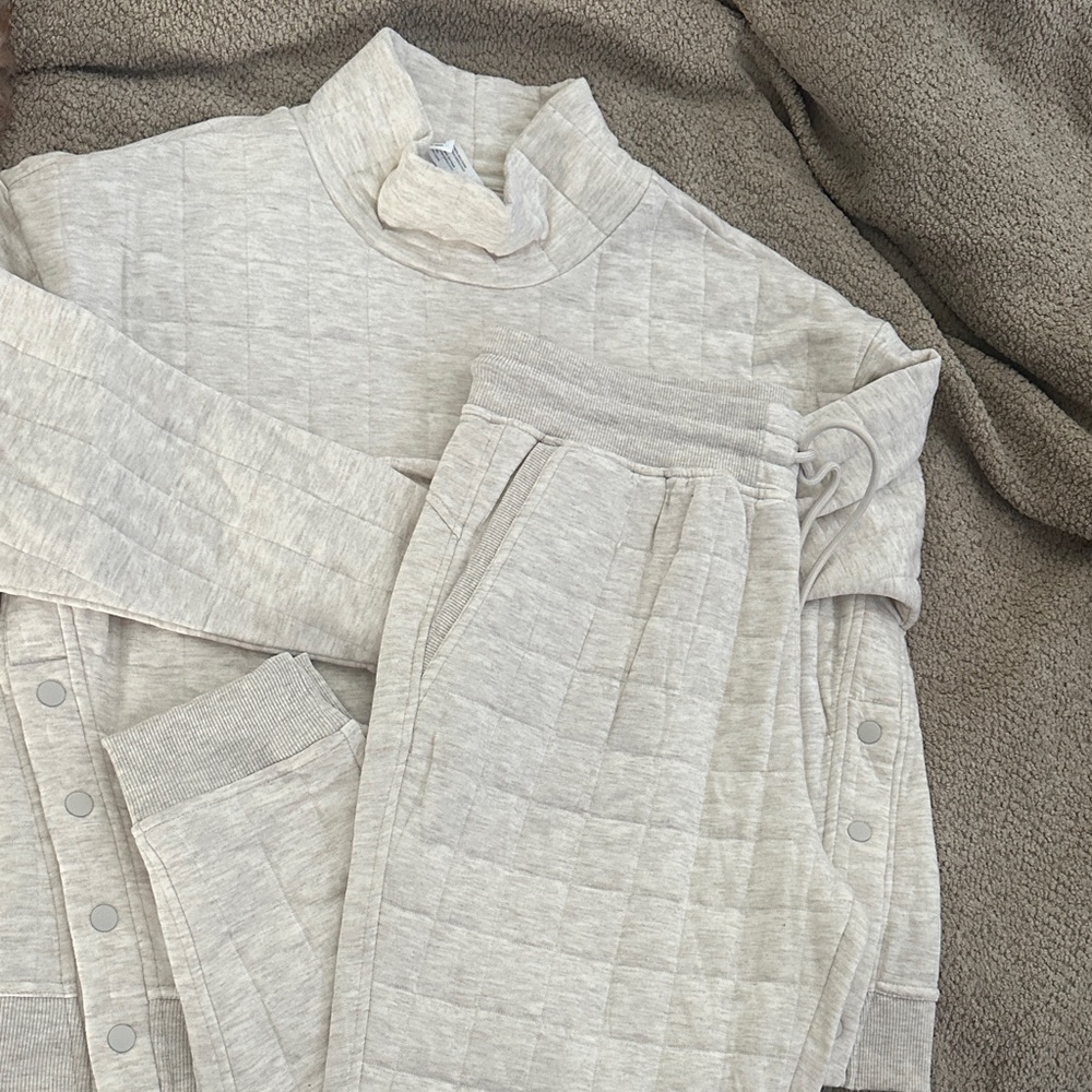 90 Degree By Reflex Beige Lounge Set- NWOT